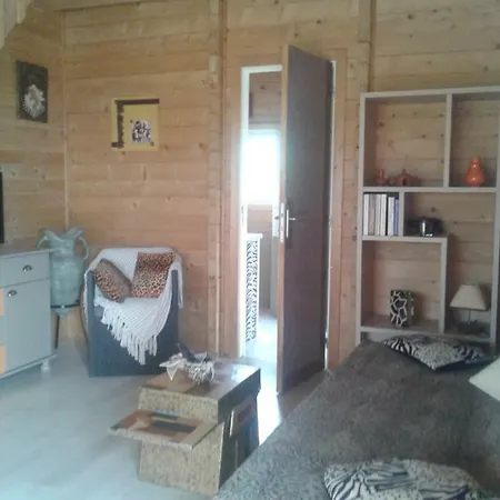 Les Cabanes De Pareloup